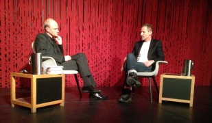 Jo Nesbø i samtale med Finn Skårderud under lanseringen av Sønnen 19.mars 2014 på Litteraturhuset i Oslo.
